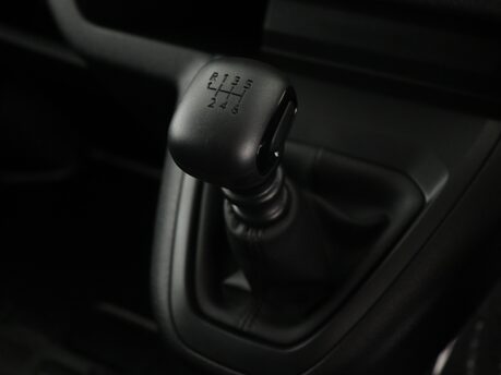 Peugeot Expert 1.5 BlueHDi 120 Professional Van 19