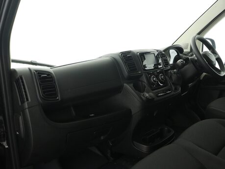 Peugeot Boxer 2.2 BlueHDi 140 L2H2 335 Professional 12