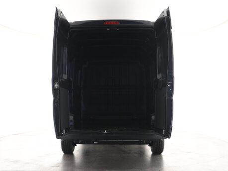 Peugeot Boxer 2.2 BlueHDi 140 L2H2 335 Professional 2