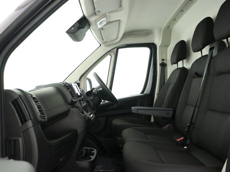 Peugeot Boxer 2.2 BlueHDi 140 L2H2 335 Professional 13