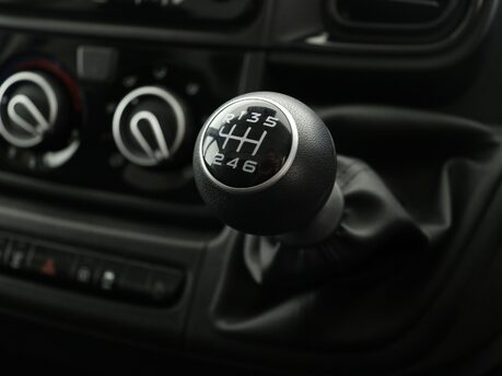 Peugeot Boxer 2.2 BlueHDi 140 L2H2 335 Professional 20