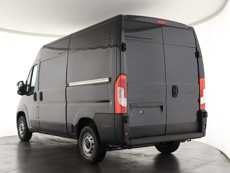 Peugeot Boxer 2.2 BlueHDi 140 L2H2 335 Professional 11