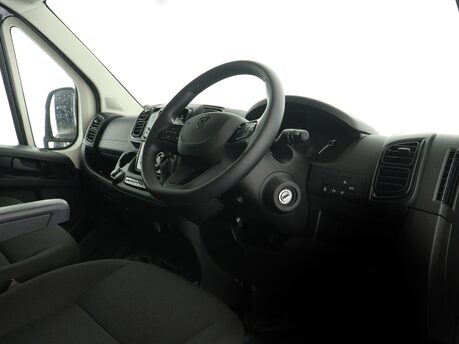 Peugeot Boxer 2.2 BlueHDi 140 L2H2 335 Professional 14