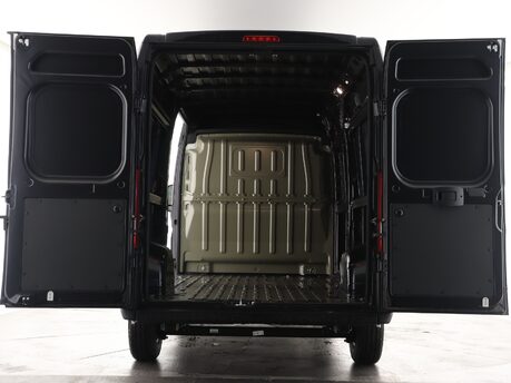 Peugeot Boxer 2.2 BlueHDi 140 L3H2 335 Professional 2