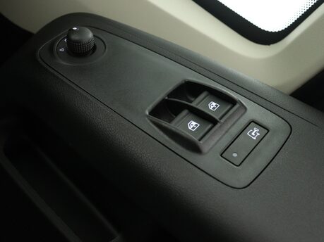 Vauxhall Movano 35 L2H2 2.2 Turbo D 140 Prime Auto 20