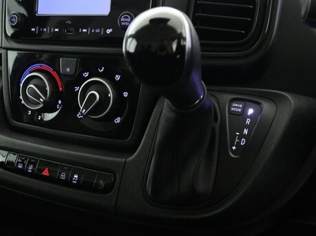 Vauxhall Movano 35 L2H2 2.2 Turbo D 140 Prime Auto 17