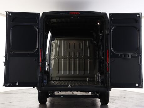 Vauxhall Movano 35 L2H2 2.2 Turbo D 140 Prime Auto 2