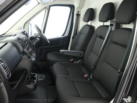 Vauxhall Movano 35 L2H2 2.2 Turbo D 140 Prime Auto 10