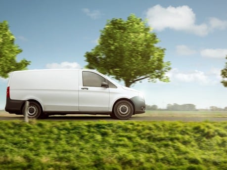 The Best Medium Vans for Professionals in 2023 – Top 6 List