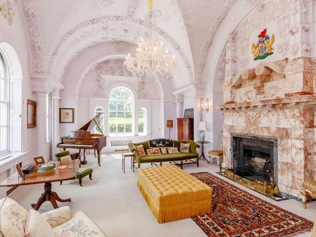 £1.8m mansion with outstanding pedigree 3