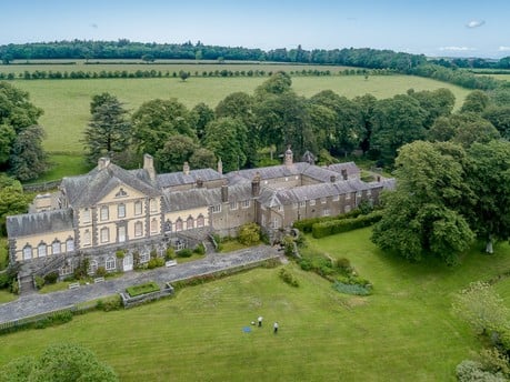£1.8m mansion with outstanding pedigree 5