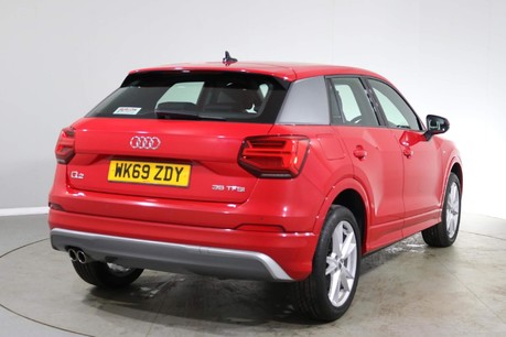 Audi Q2 TFSI S LINE Image 10