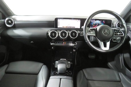 Mercedes-Benz A Class A 200 D SPORT EXECUTIVE Image 18