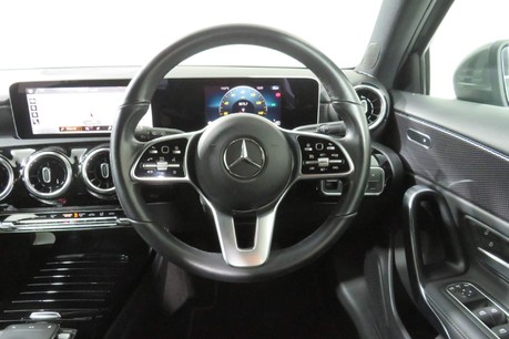 Mercedes-Benz A Class A 200 D SPORT EXECUTIVE Image 33