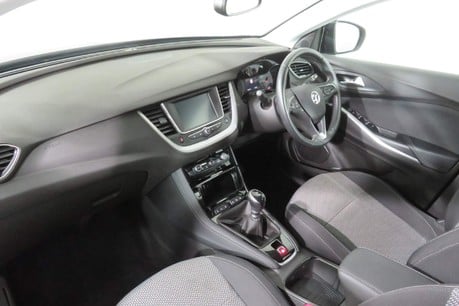 Vauxhall Grandland X SE Image 3