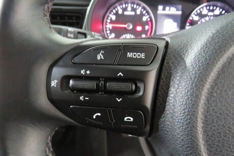 Kia Rio 3 MHEV Image 25