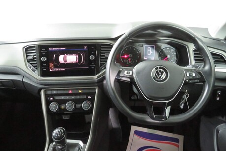 Volkswagen T-Roc DESIGN TSI Image 25