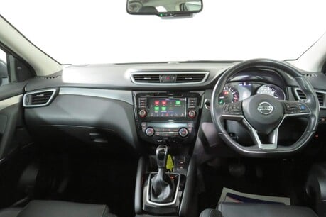 Nissan Qashqai DIG-T TEKNA DCT Image 28