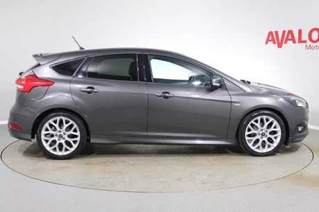 Ford Focus ST-LINE Image 12