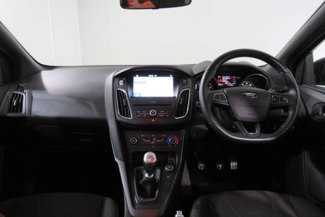 Ford Focus ST-LINE Image 17