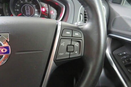 Volvo V40 D4 SE LUX NAV Image 24