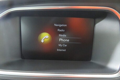 Volvo V40 D4 SE LUX NAV Image 26