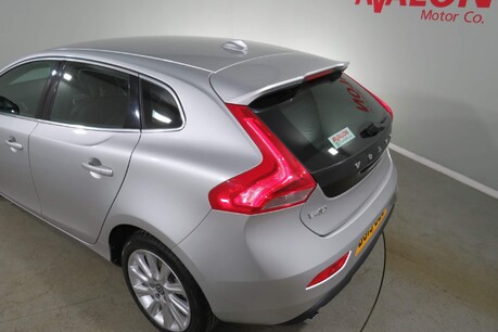 Volvo V40 D4 SE LUX NAV Image 32