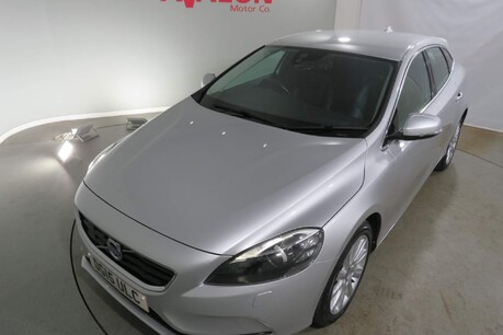 Volvo V40 D4 SE LUX NAV Image 36