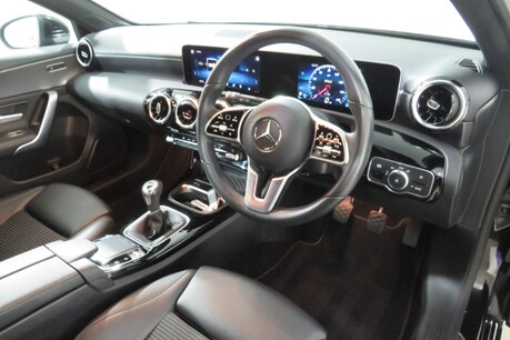 Mercedes-Benz A Class A 180 SPORT EXECUTIVE Image 28