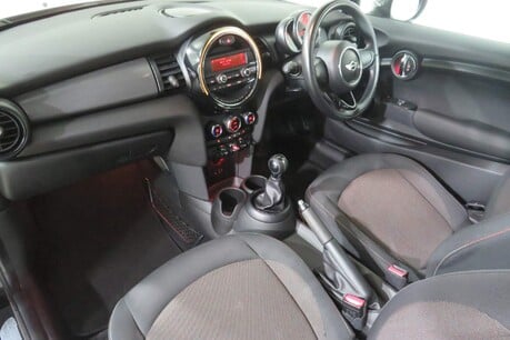 Mini Hatch ONE Image 3