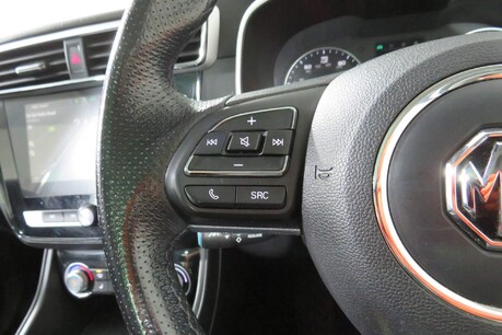 MG ZS EXCLUSIVE Image 22