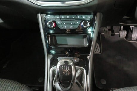 Vauxhall Astra GRIFFIN EDITION Image 28