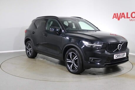 Volvo XC40 D4 R-DESIGN AWD Image 1