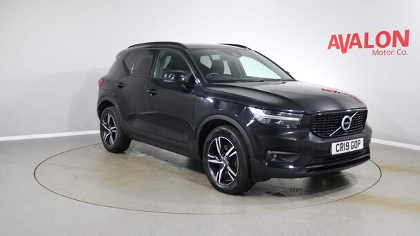 Volvo XC40 D4 R-DESIGN AWD Service History