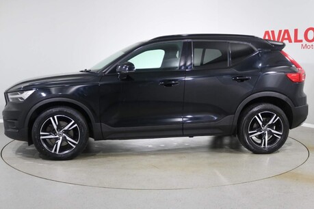 Volvo XC40 D4 R-DESIGN AWD Image 4