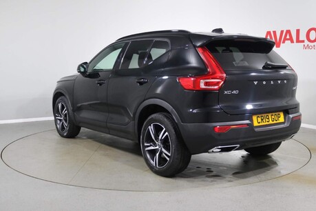 Volvo XC40 D4 R-DESIGN AWD Image 8