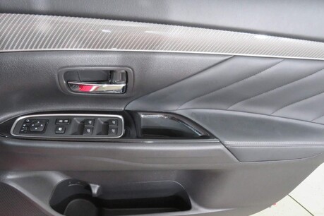 Mitsubishi Outlander PHEV 4H Image 30