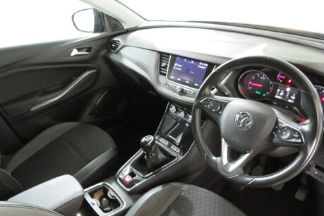 Vauxhall Grandland X SPORT NAV S/S Image 32