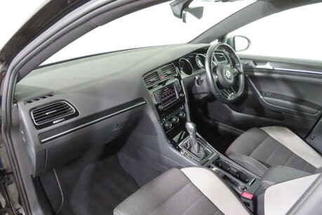 Volkswagen Golf R DSG Image 6