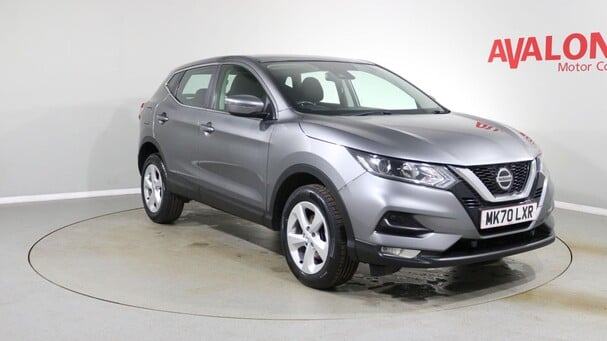 Nissan Qashqai DIG-T ACENTA PREMIUM Service History