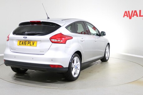 Ford Focus ZETEC Image 12