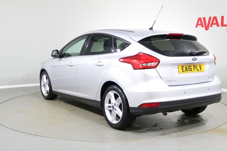 Ford Focus ZETEC Image 8