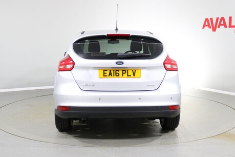 Ford Focus ZETEC Image 9