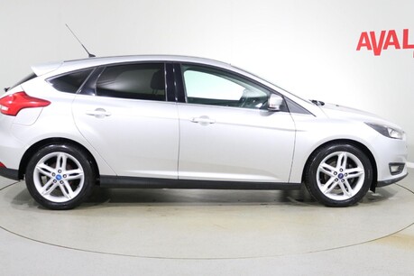 Ford Focus ZETEC Image 11