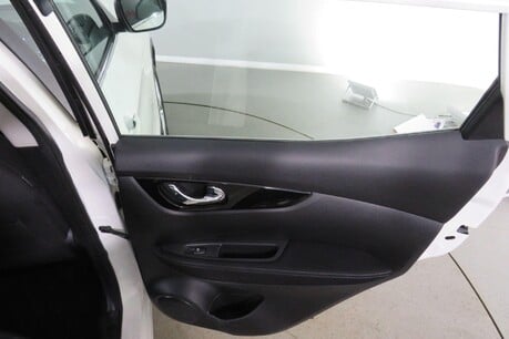 Nissan Qashqai DIG-T ACENTA PREMIUM Image 28