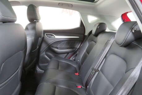 MG ZS EXCLUSIVE Image 21