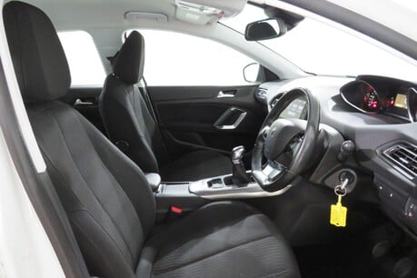 Peugeot 308 HDI ACTIVE Image 11