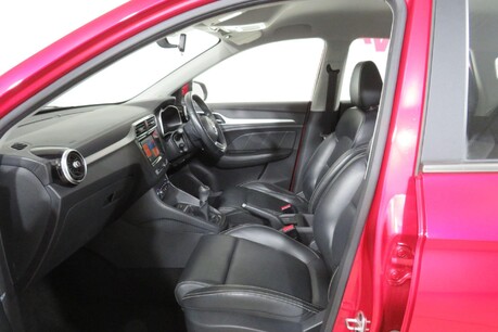 MG ZS EXCLUSIVE Image 39