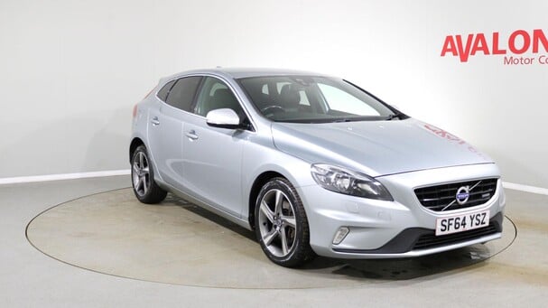 Volvo V40 D3 R-DESIGN Service History