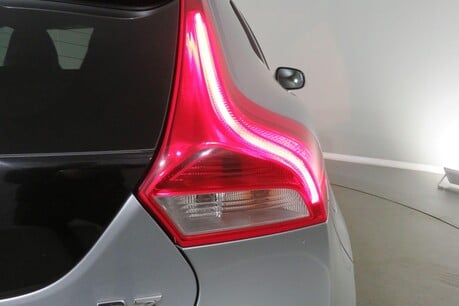 Volvo V40 D3 R-DESIGN Image 16